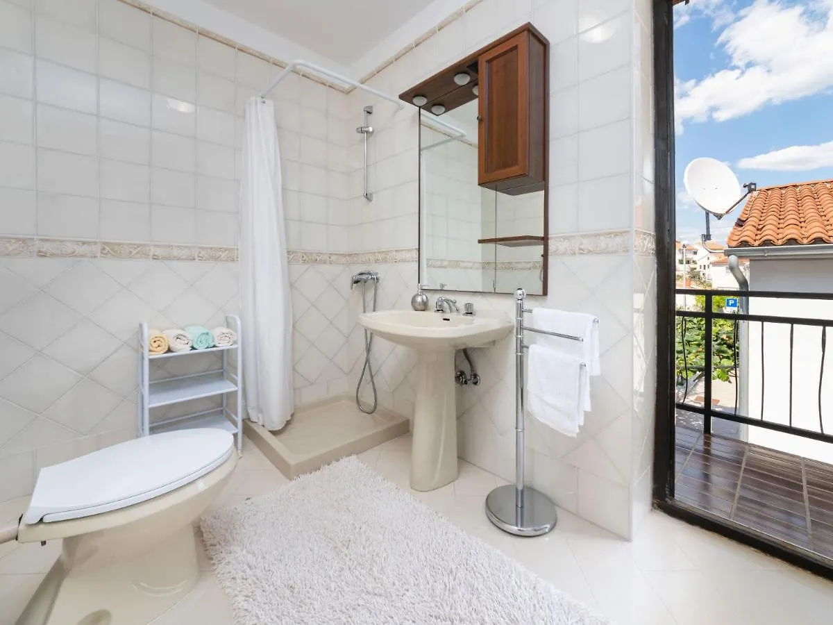 Holiday Home Ruzic - Prc200 By Interhome
